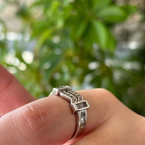Silver 925 heavy ring with zircon used