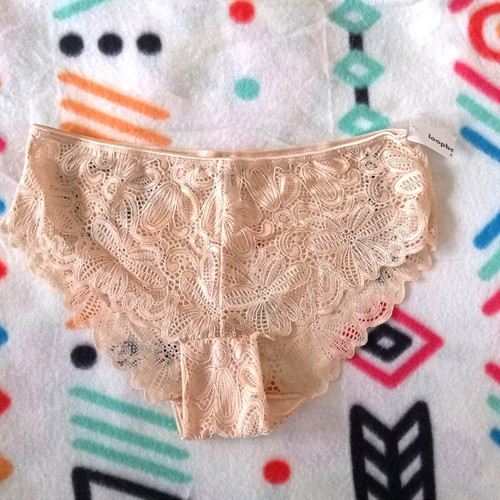 Classic beige lace elastic slip new, size L/XL