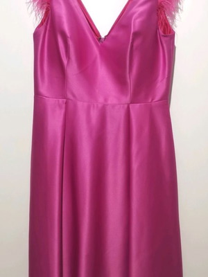 Dress pink size large new, ideal for formal occasions
