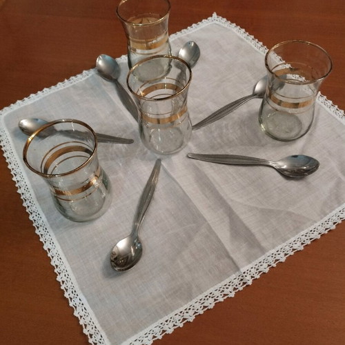 Authentic Tulip Tea Set with 4 Glasses, 6 Güllü Spoons and Handmade Doily
