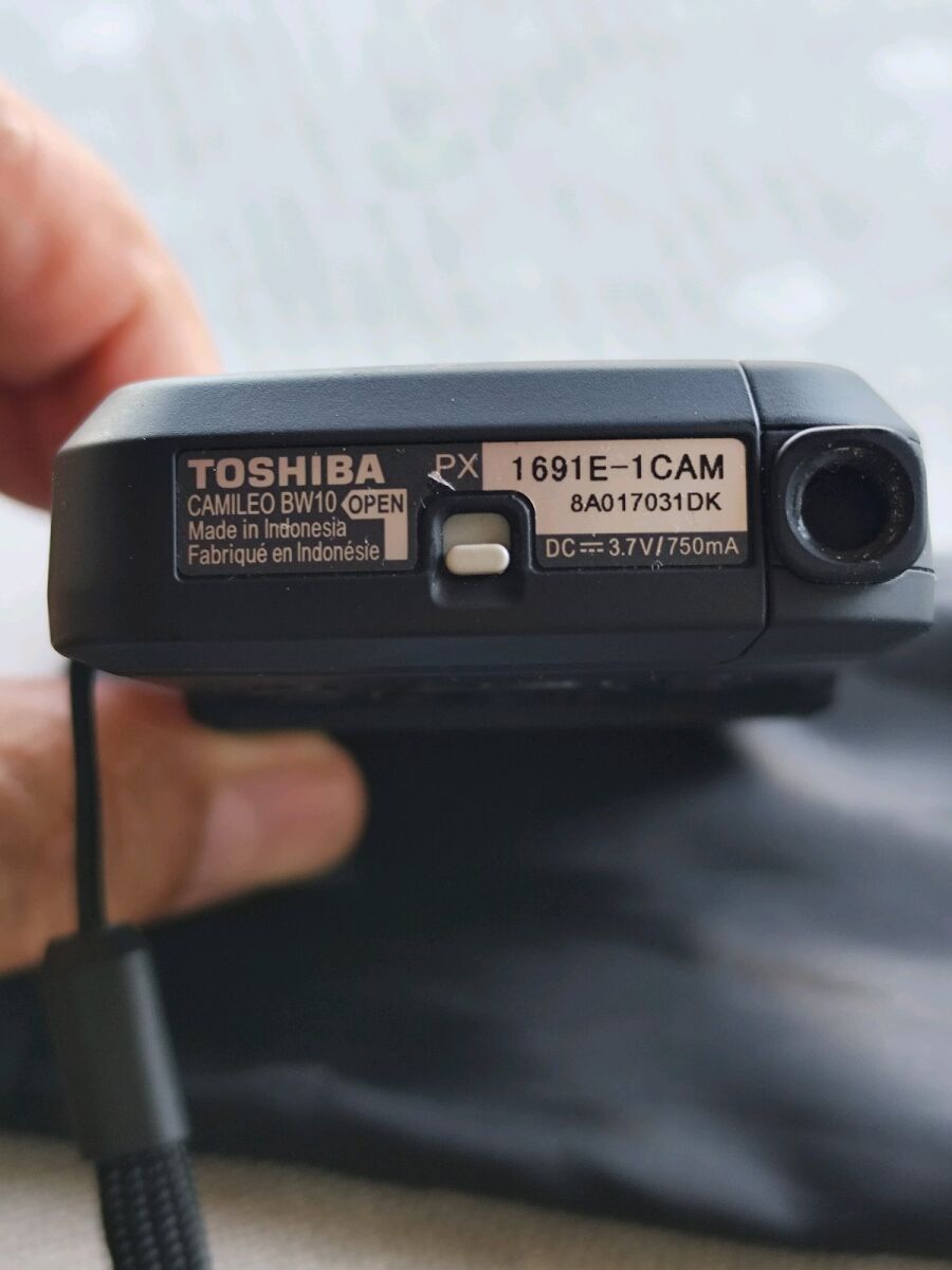 TOSHIBA Camileo BW10 waterproof new with… - € 70,00 - Vendora.cy