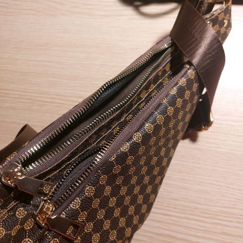 Women's crossbody bag new with 3 compartments and adjustable strap