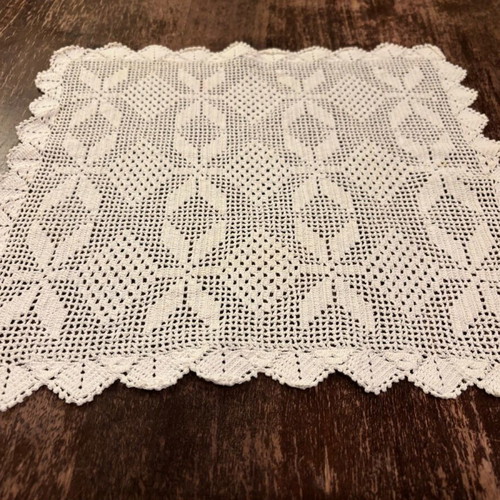 Handmade knitted piece like new