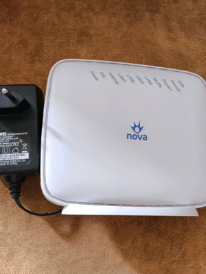 Router Wifi Nova σαν καινούργιο με τροφοδοτικό Huawei