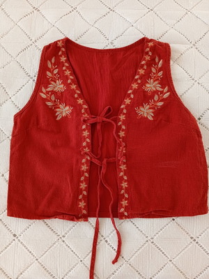 Shein women's vest new, short with embroidered flowers and ties