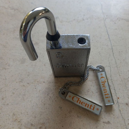 Magnetic hasp lock