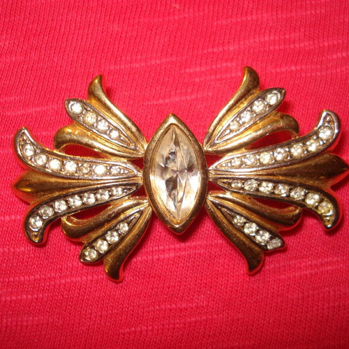 Brooch with rhinestones used