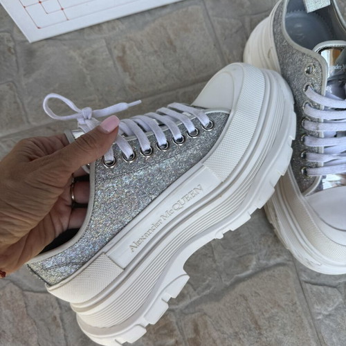 Alexander McQueen Tread Slick sneakers like new, silver glitter