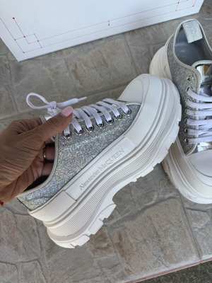 Alexander McQueen Tread Slick sneakers like new, silver glitter
