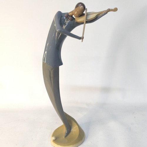 Decorative violin player figurine like new