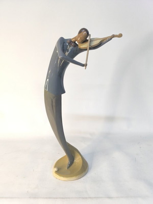 Decorative violin player figurine like new
