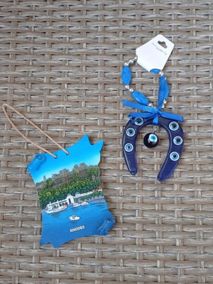 Wall decor new in blue tones with horseshoe and ceramic from Rhodes