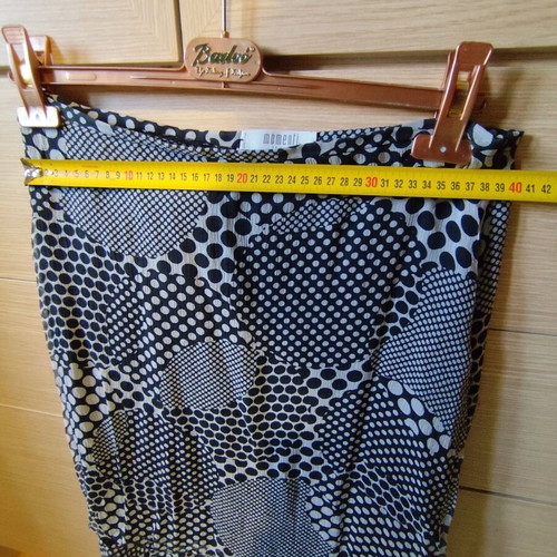 Italian black and white skirt with lining, like new