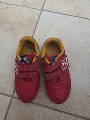 New Balance αθλητικά παπούτσια νούμερο 29 μεταχειρισμένα, κόκκινα