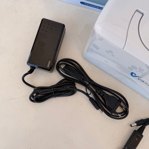 Portable Oxygen Concentrator 3L Continuous Flow new with battery