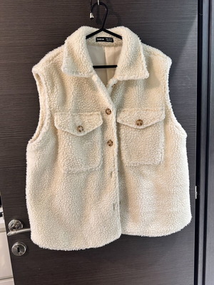 Shein Teddy sleeveless vest M, off-white