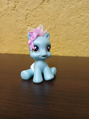 My Little Pony Newborn Cutie употребявана фигурка бебе пони Hasbro