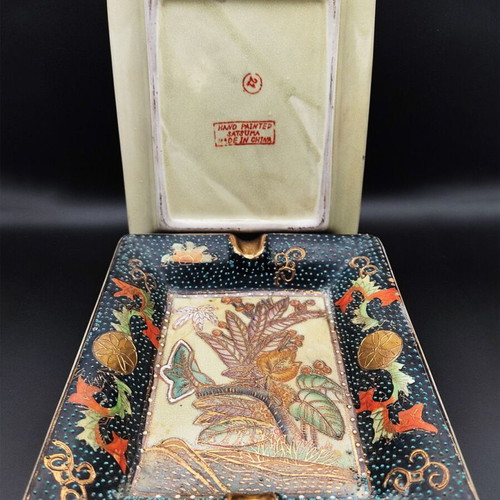 Satsuma ashtrays used, set of 2 embossed 18.5x15.5cm