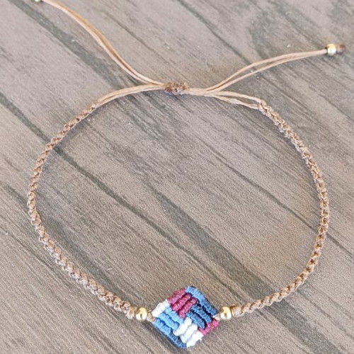 Handmade macrame bracelet in rhombus shape multicolored new