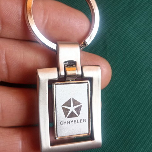 Vintage Chrysler spinning keychain, New Old Stock, heavy metal 37g