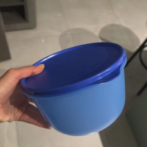Tupperware bowl 2 liters new