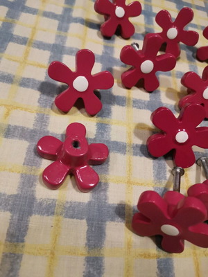 Pink Pvc Leroy knobs like new