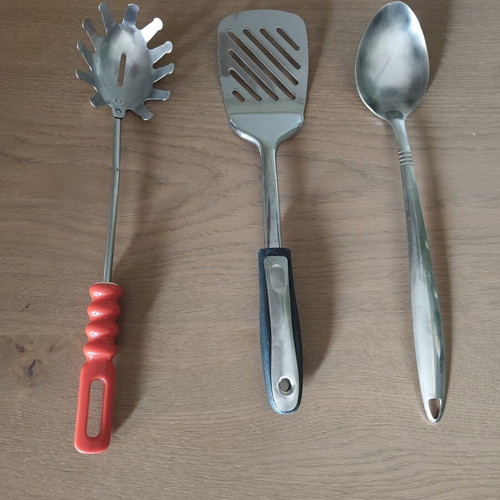 Set of 3 cooking utensils: spoon, spatula, pasta spoon