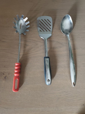 Set of 3 cooking utensils: spoon, spatula, pasta spoon
