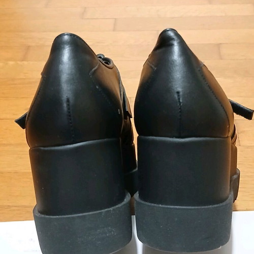 Glamazons leather sneakers new, size 40, black
