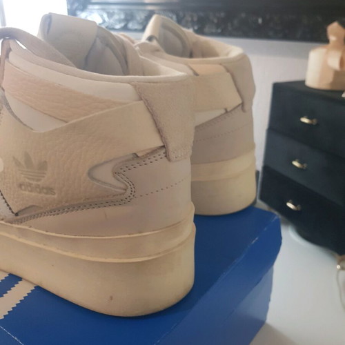 Adidas original women's sneakers size 38 like new, white beige