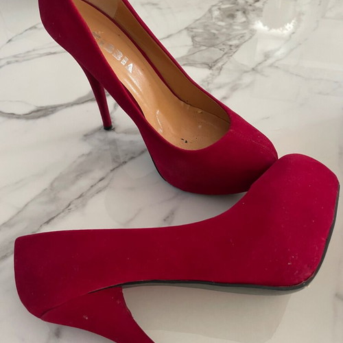 Bordeaux suede pumps size 39 like new