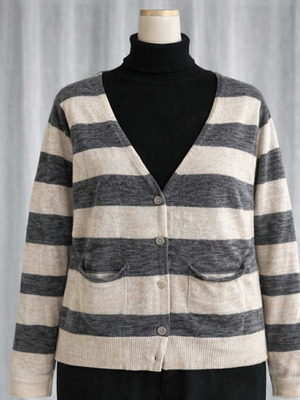 Дамска жилетка като нова, размер small-medium, сива и бежова