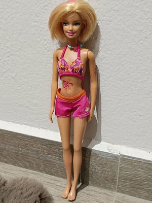 Barbie doll used with good joints