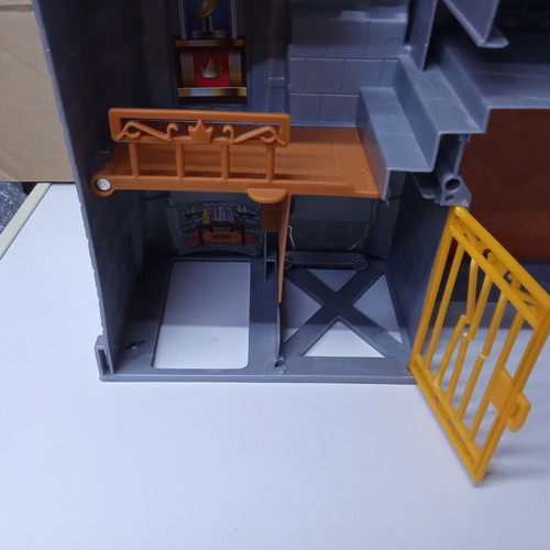 Paw Patrol Rescue Knights Castle HQ playset used with 5 extra figures