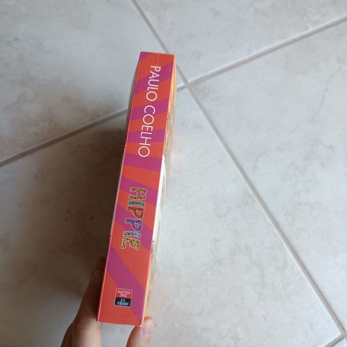 Hippie Paulo Coelho book like new, Greek