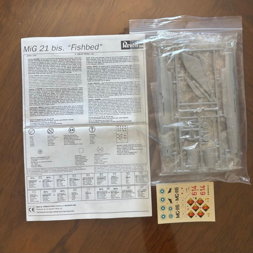 Revell MiG-21 bis "Fishbed" model kit 1:72 scale