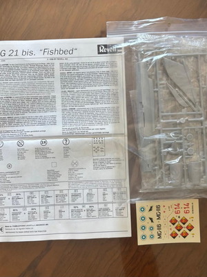 Revell MiG-21 bis "Fishbed" model kit 1:72 scale