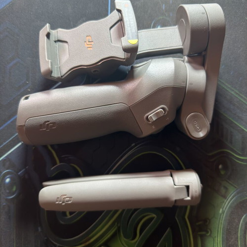 DJI Osmo Mobile 3 Combo gimbal like new