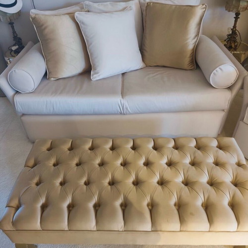 Two-seater sofa cream color like new with cushions