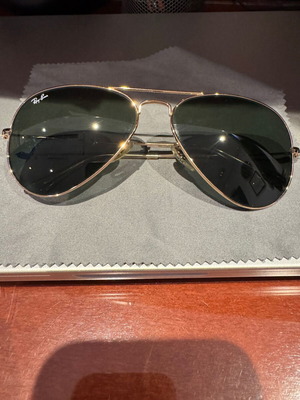 Ray-Ban Aviator RB3025 W3400 58-14 sunglasses like new, polished Arista gold, G-15 green