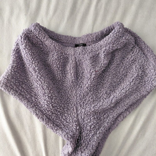 Tezenis fuzzy shorts used, size small, fits medium comfortably, purple