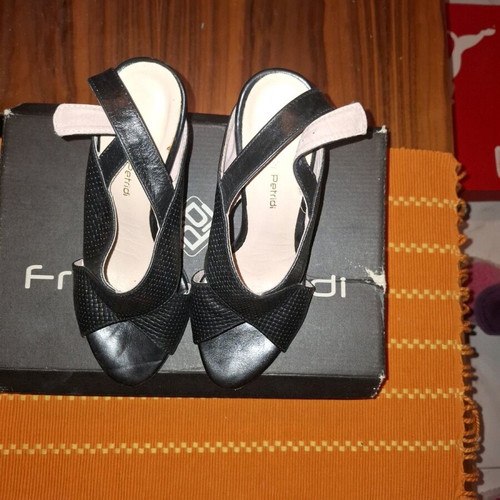 Fratelli Petridi women's leather sandals like new, black, size 37