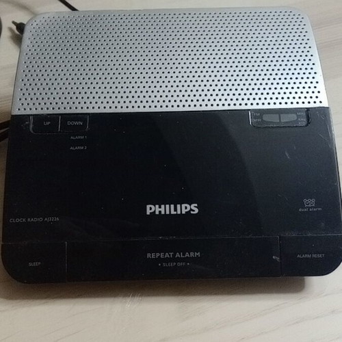 Philips digital table clock used with radio and dual alarm