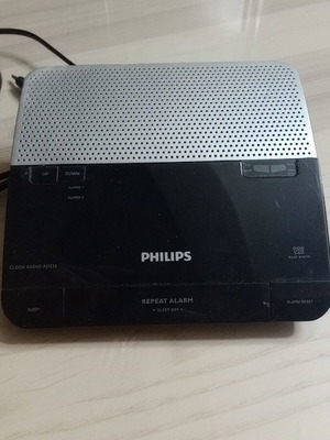 Philips digital table clock used with radio and dual alarm