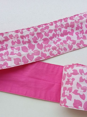 Children's belt like new, fabric, adjustable, floral pattern