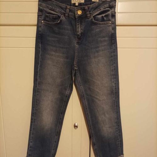 Lynne casual look pants size 27 used