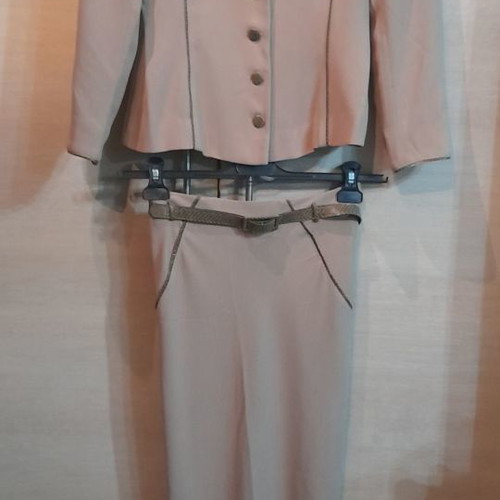 Cinema by Designer Zinas suit like new, beige with leather details