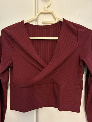 Crop top burgundy new, size S