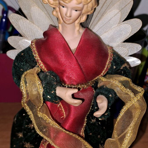 Christmas angel used with 3 batteries missing battery cover