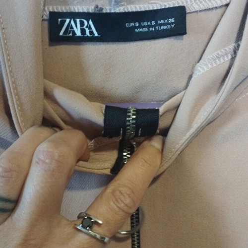 Zara sweatshirt small like new